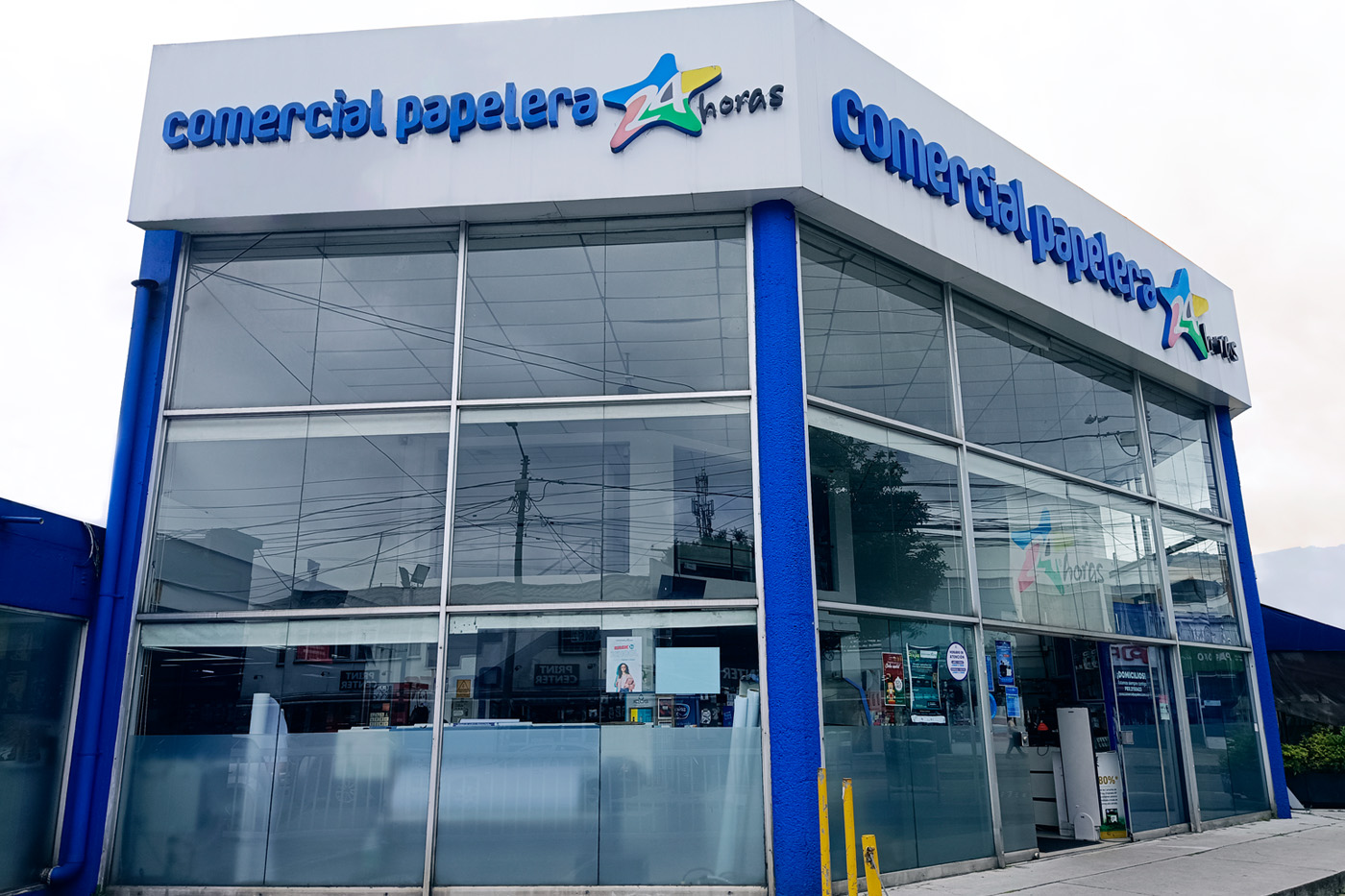 Fachada de Comercial Papelera Cedritos